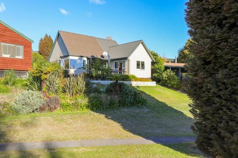 Photo of property in 68 Kinloch Road, Kinloch, Taupo, 3377