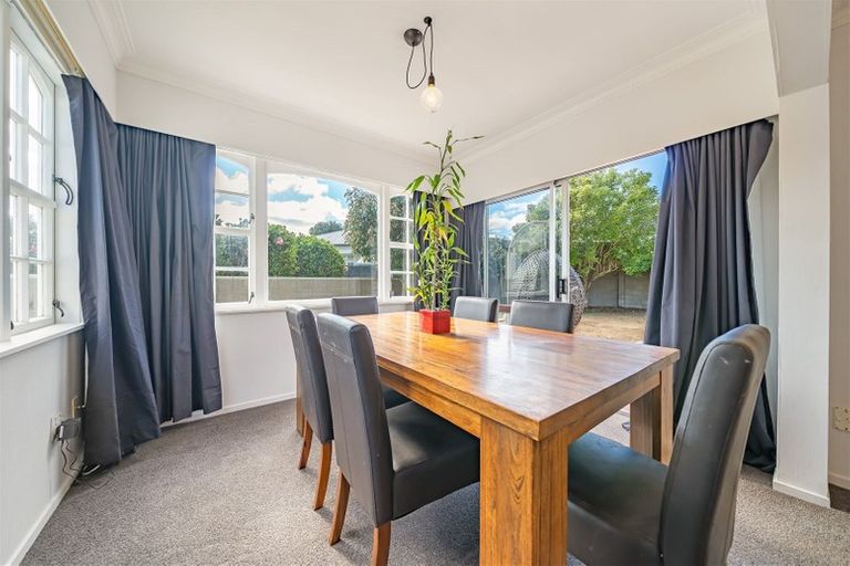 Photo of property in 8 Earlston Grove, Avalon, Lower Hutt, 5011