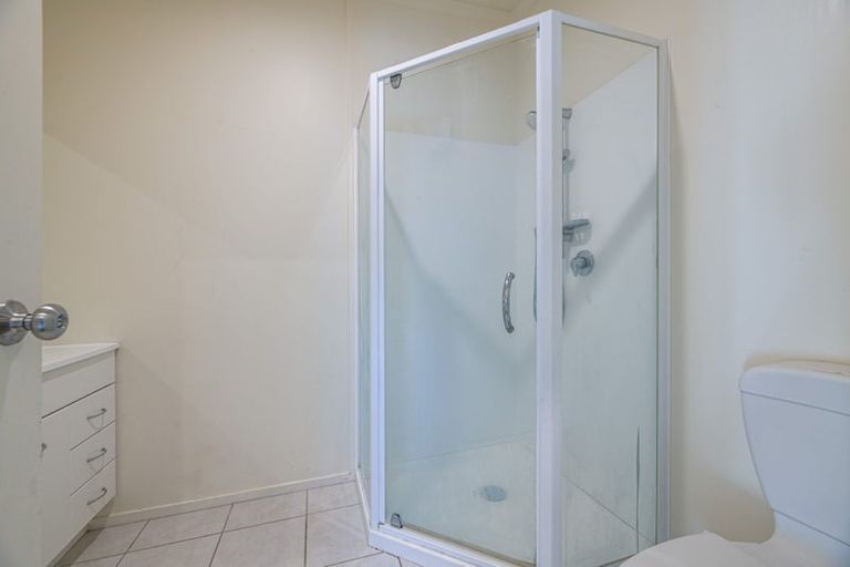 Photo of property in 10 Rosandich Drive, Sunnyvale, Auckland, 0612