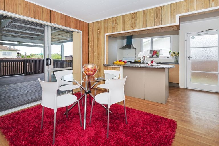 Photo of property in 2 Navigator Place, Papatoetoe, Auckland, 2025