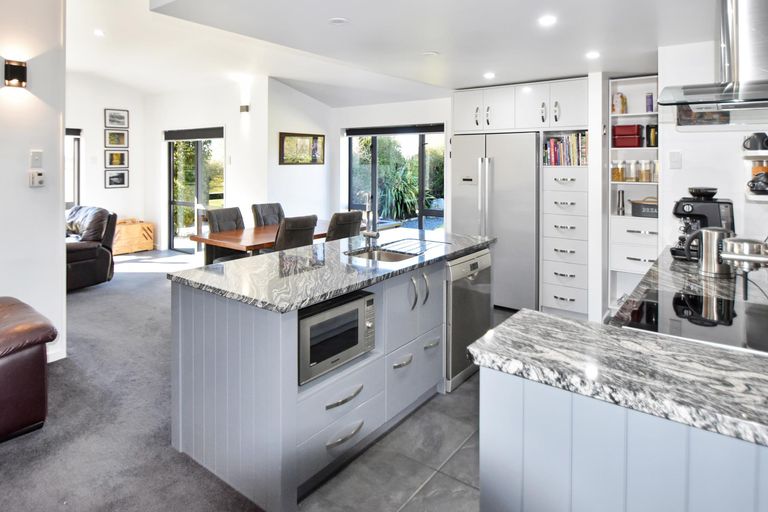 Photo of property in 16 Matukituki Crescent, Twizel, 7901