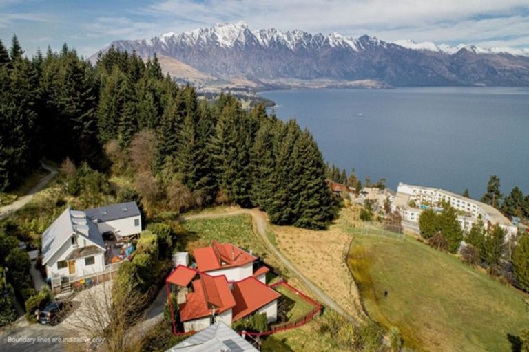 Photo of property in 14a Cameron Place, Fernhill, Queenstown, 9300