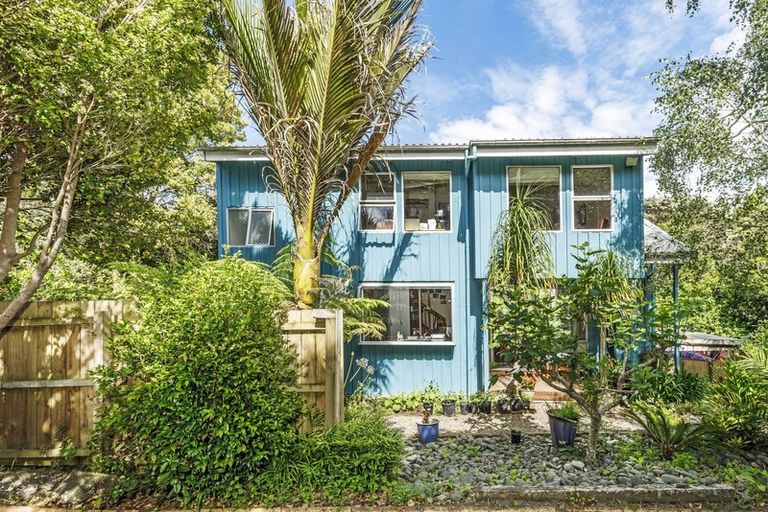 Photo of property in 36 Coroglen Avenue, Birkenhead, Auckland, 0626