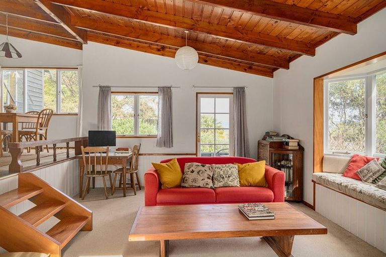 Photo of property in 5b Pohutukawa Grove, Whitianga, 3510