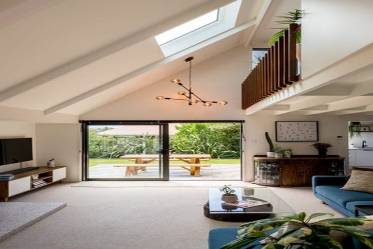 Photo of property in 203 Highcliff Road, Shiel Hill, Dunedin, 9013