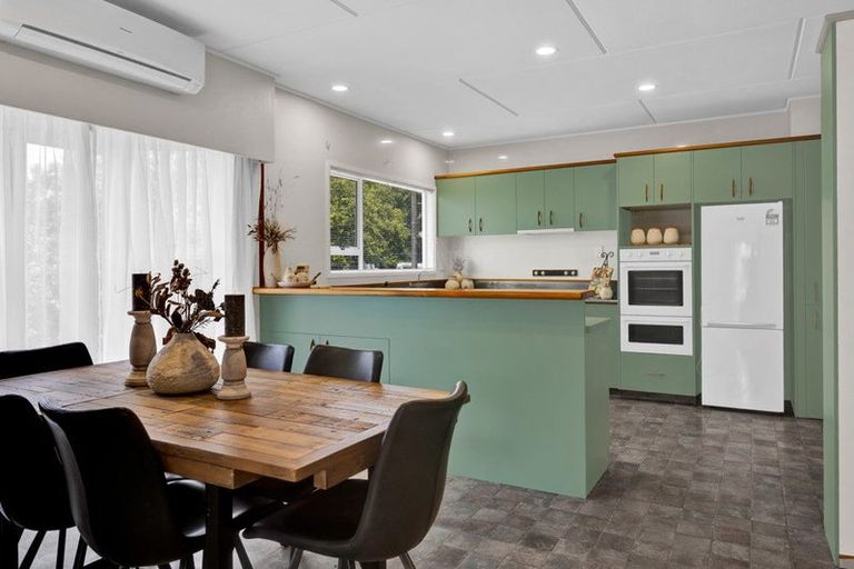 Photo of property in 90 Manawapou Road, Hawera, 4610