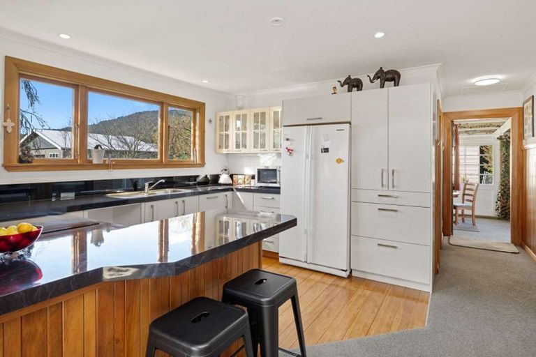 Photo of property in 65 Hampden Street, Picton, 7220