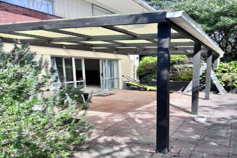 Photo of property in 881 Beach Road, Waiake, Auckland, 0630