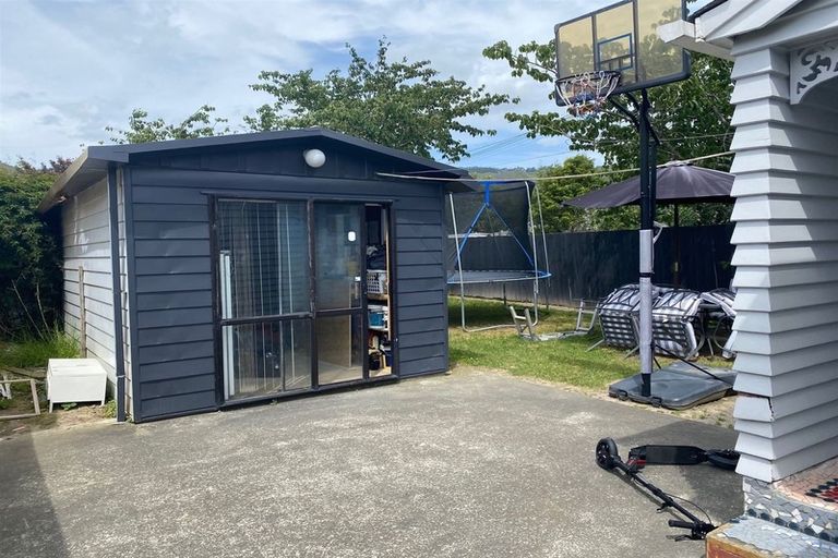 Photo of property in 10 Dempsey Street, Naenae, Lower Hutt, 5011