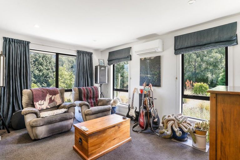 Photo of property in 10 Cove Lane, Mount Creighton, Queenstown, 9371