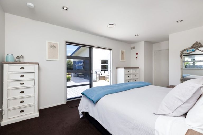 Photo of property in 28 Ainslee Street, Highlands Park, New Plymouth, 4312