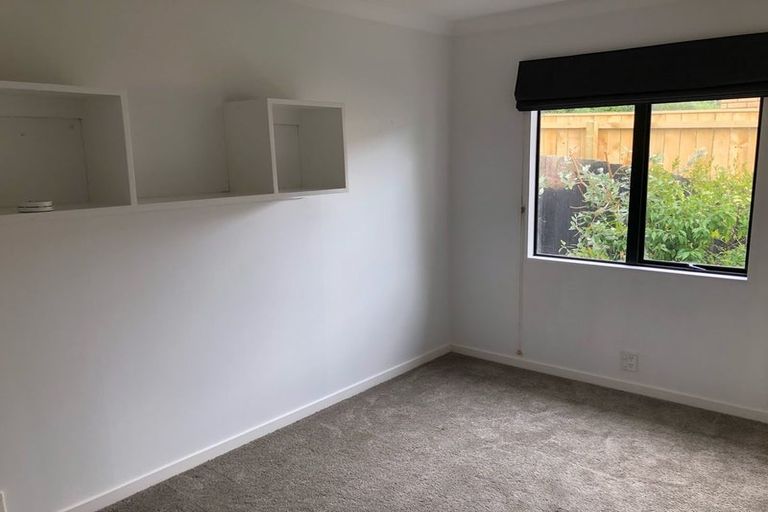 Photo of property in 54a Hattaway Avenue, Bucklands Beach, Auckland, 2012