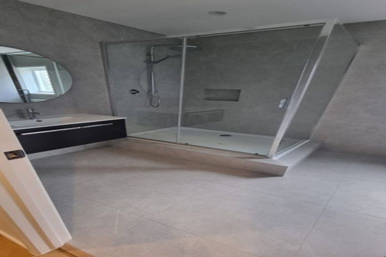 Photo of property in 4 Kerrymaria Place, Hillcrest, Auckland, 0627