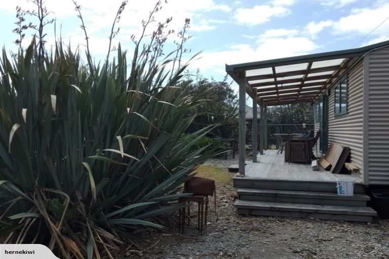 Photo of property in 25 Main Rd Ngakawau, Ngakawau, 7824