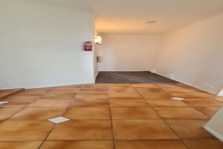 Photo of property in 44 Exmouth Road, Northcote, Auckland, 0627