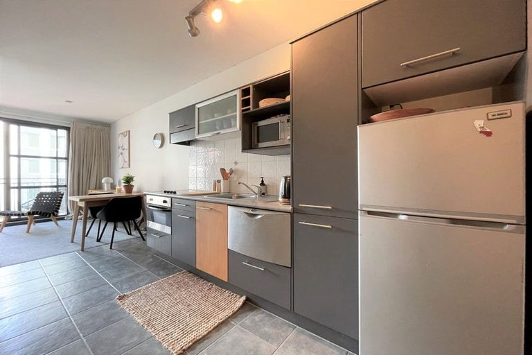 Photo of property in Atrium Towers, 5a/154 The Terrace, Wellington Central, Wellington, 6011