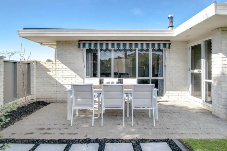 Photo of property in 2 Fern Grove, Taradale, Napier, 4112