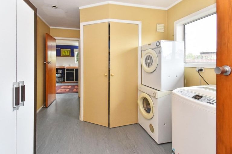 Photo of property in 9 Challen Close, Conifer Grove, Takanini, 2112