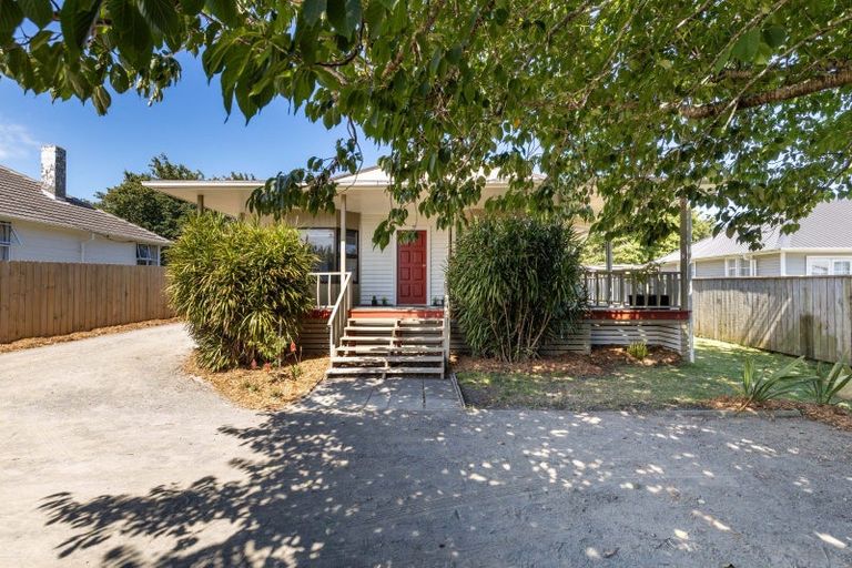 Photo of property in 5 Ihaia Street, Waitara, 4320