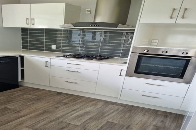 Photo of property in 8a Birdwood Road, Pukekohe, 2120