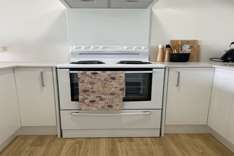 Photo of property in 2/129 St George Street, Papatoetoe, Auckland, 2025