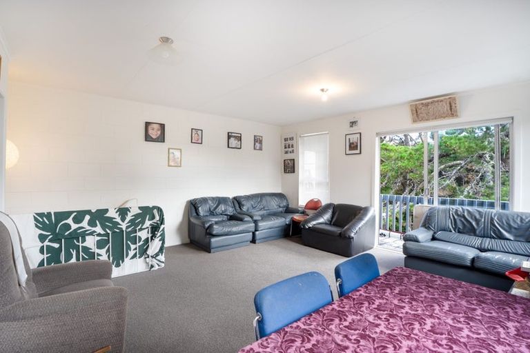 Photo of property in 6 Cyril Way, Paparangi, Wellington, 6037