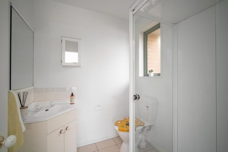 Photo of property in 12 Murfitt Place, Sockburn, Christchurch, 8042