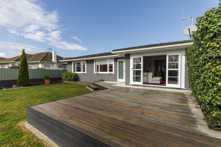 Photo of property in 10 Saint Albans Avenue, Hokowhitu, Palmerston North, 4410