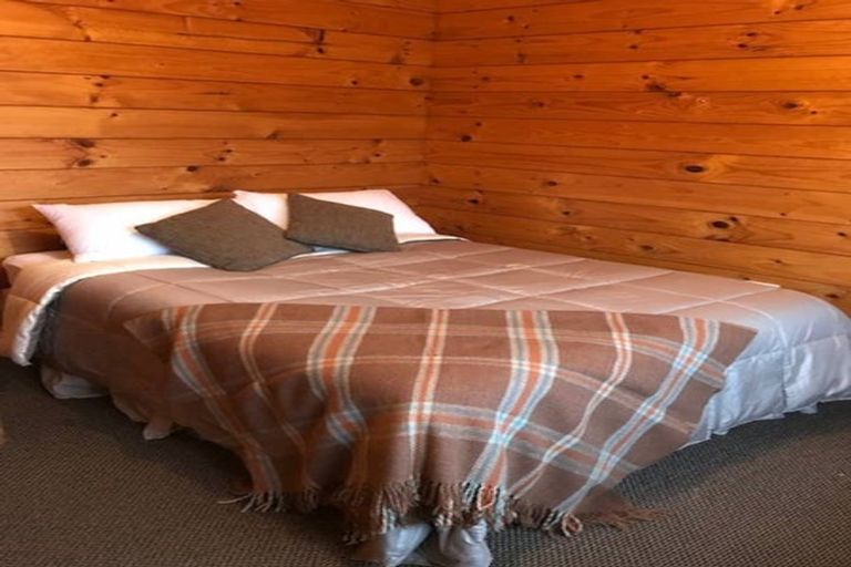 Photo of property in 32 Mackenzie Street, National Park, Owhango, 3989