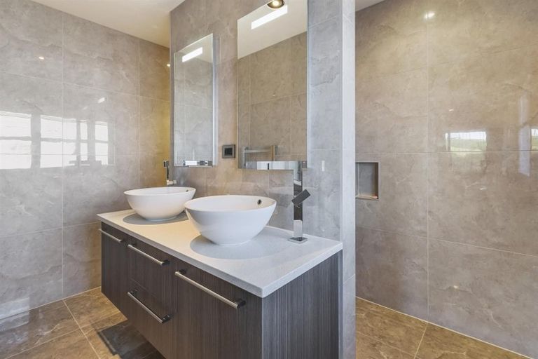 Photo of property in 21 Imperial Place, Flat Bush, Auckland, 2019