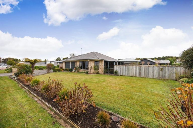 Photo of property in 6 Blennerville Close, Marton, 4710