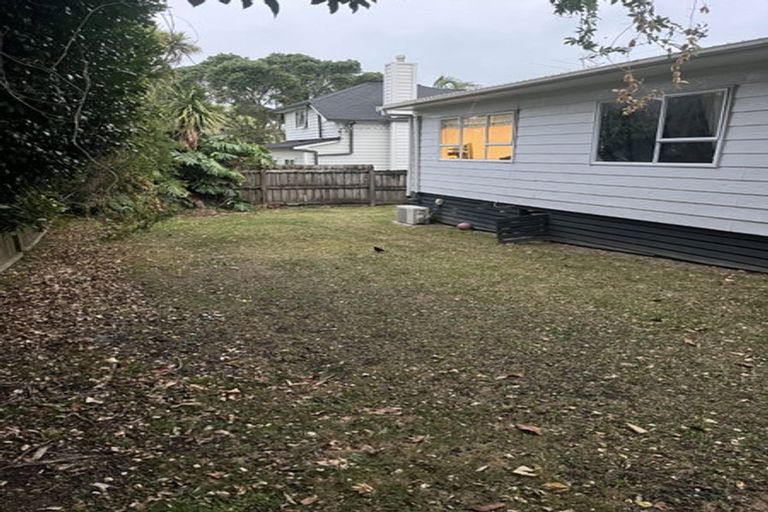 Photo of property in 2/30 Norwood Road, Bayswater, Auckland, 0622