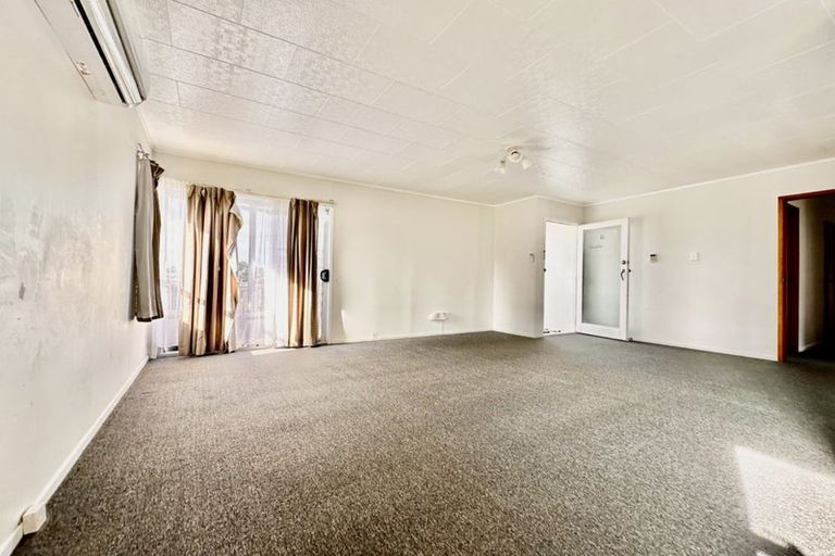 Photo of property in 45 Finlayson Avenue, Clendon Park, Auckland, 2103