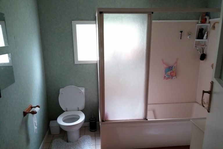 Photo of property in 69 Rangeview Road, Sunnyvale, Auckland, 0612