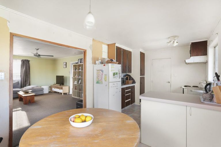 Photo of property in 30 Newham Place, Henderson, Auckland, 0612