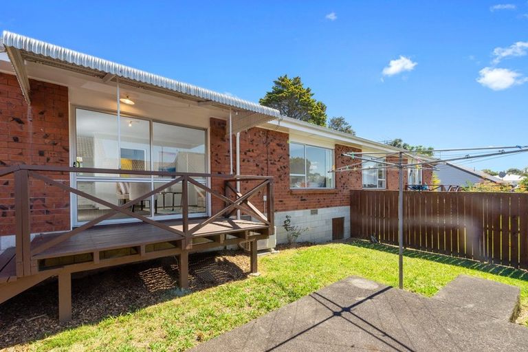 Photo of property in 2/16 Akehurst Avenue, New Lynn, Auckland, 0600