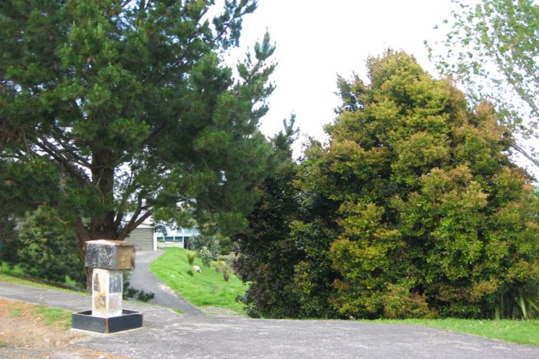 Photo of property in 2b Mcentee Road, Waitakere, Auckland, 0816