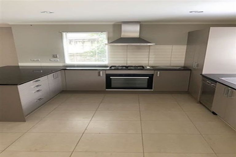 Photo of property in 111 Baverstock Road, Flat Bush, Auckland, 2016