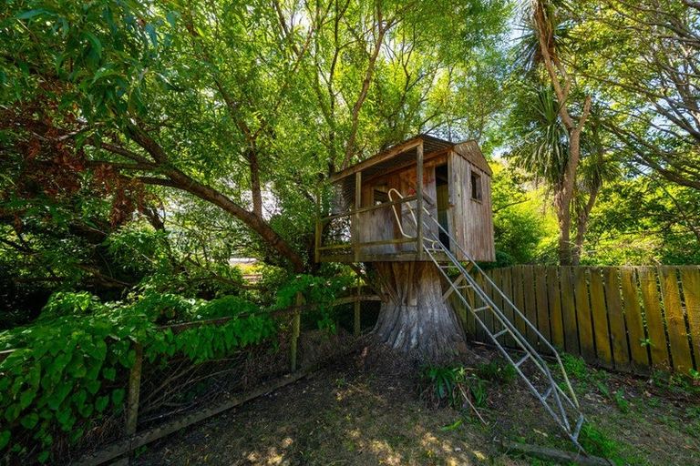 Photo of property in 57 Handyside Street, Tawa, Wellington, 5028