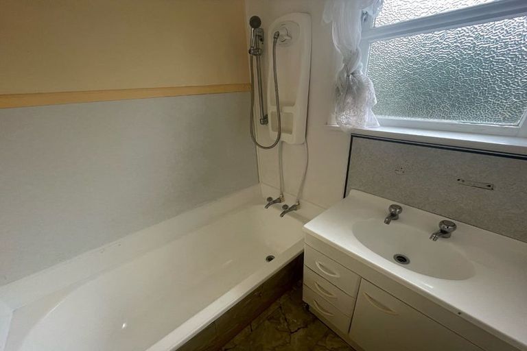 Photo of property in 5 Bowater Place, Manurewa, Auckland, 2102