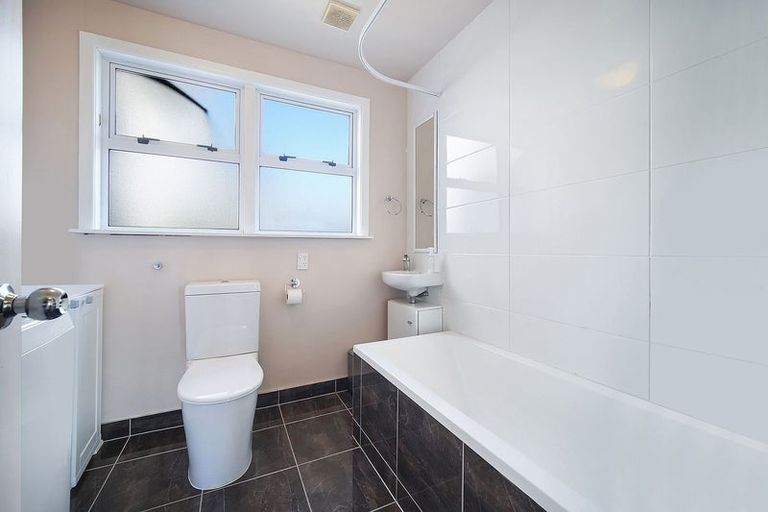 Photo of property in 15 Larne Avenue, Pakuranga Heights, Auckland, 2010