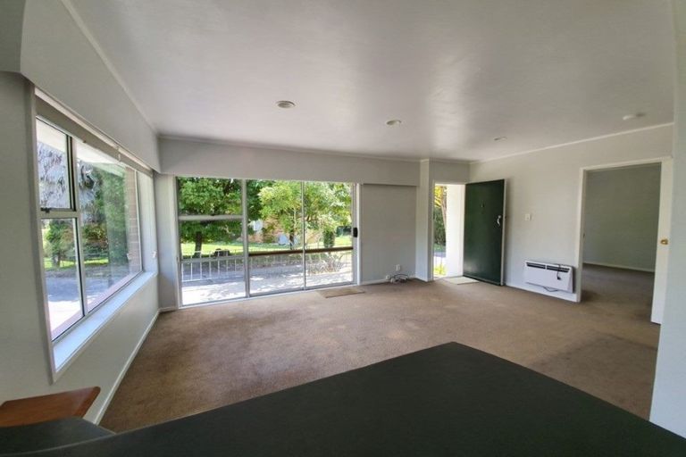 Photo of property in 1/19 Bentley Avenue, Glenfield, Auckland, 0629