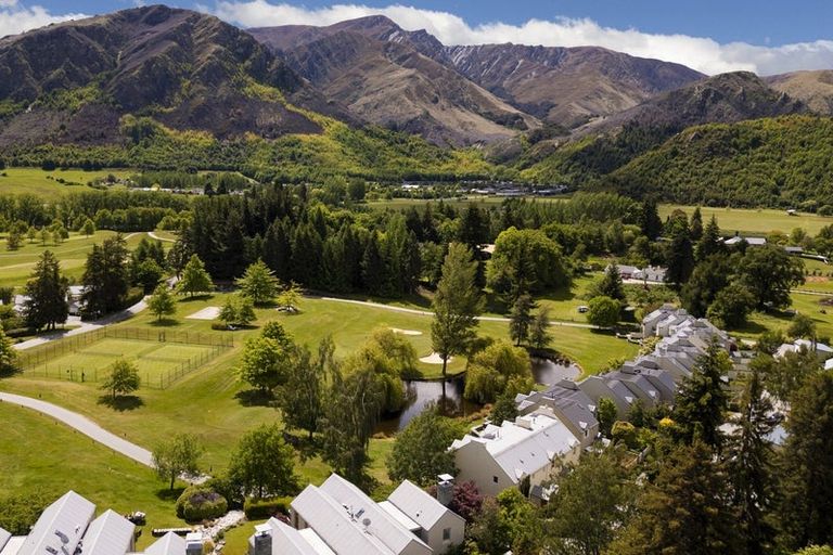 Photo of property in Millbrook Resort, 15 Fox's Rush, Arrowtown, 9371