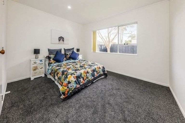 Photo of property in 2/11 Rollerson Street, Papakura, 2110