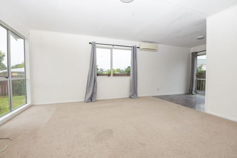 Photo of property in 14 Baillie Crescent, Carterton, 5713