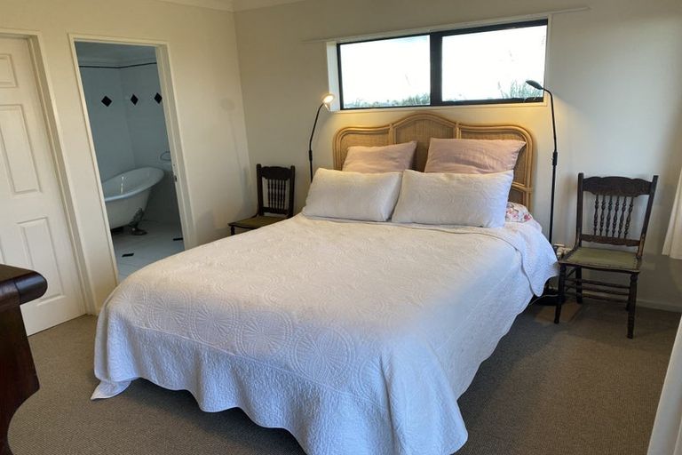 Photo of property in 82 Southernthread Road, Brooklyn, Wellington, 6021