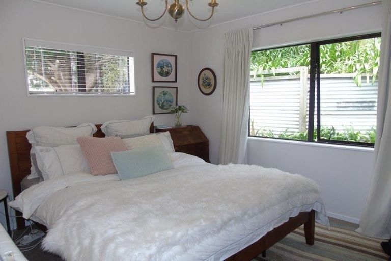 Photo of property in 35 Weggery Drive, Waikanae Beach, Waikanae, 5036