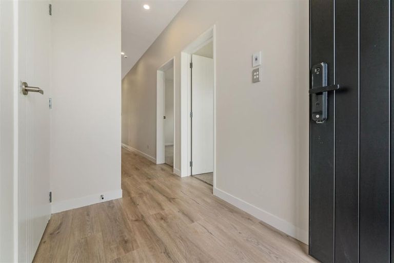 Photo of property in 40 Whakairo Crescent, Gulf Harbour, Whangaparaoa, 0930