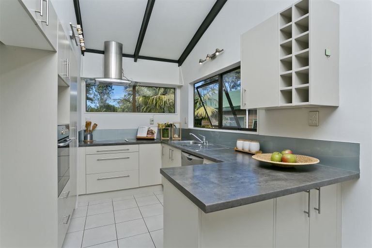 Photo of property in 2/27a Stanley Road, Glenfield, Auckland, 0629