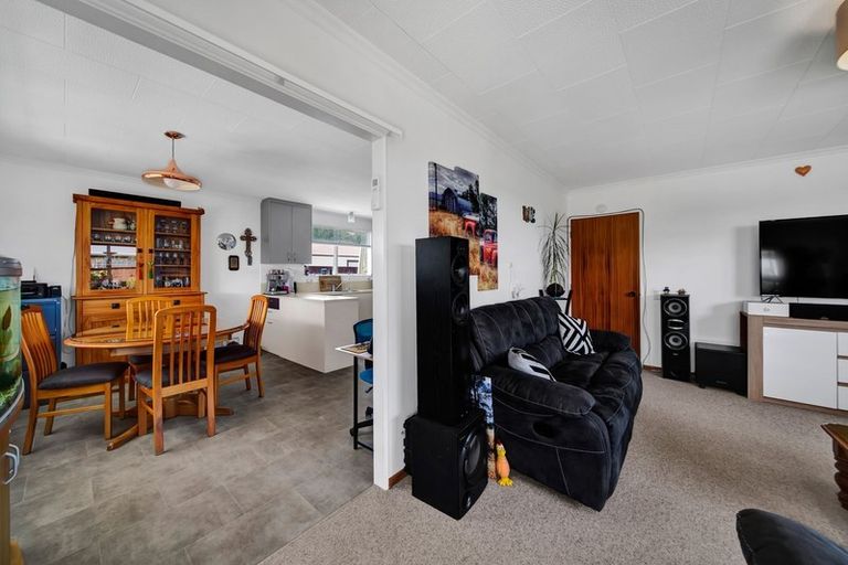 Photo of property in 17 Mace Street, Waitara, 4320